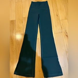 Lulu lemon super high rise split hem groove flares smoked spruce size 0